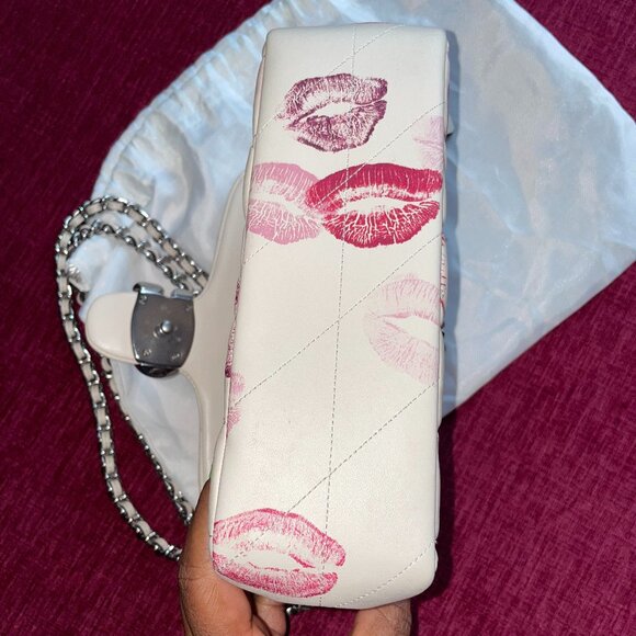 Coach Quilted Tabby 20 – Lip Print - Picture 6 of 6